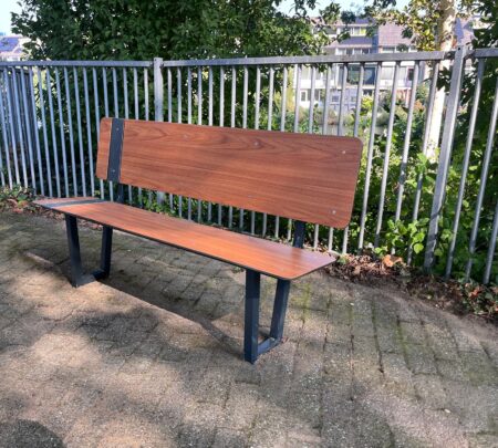 Zitbank met rugleuning (2) Zitbank met rugleuning (2)