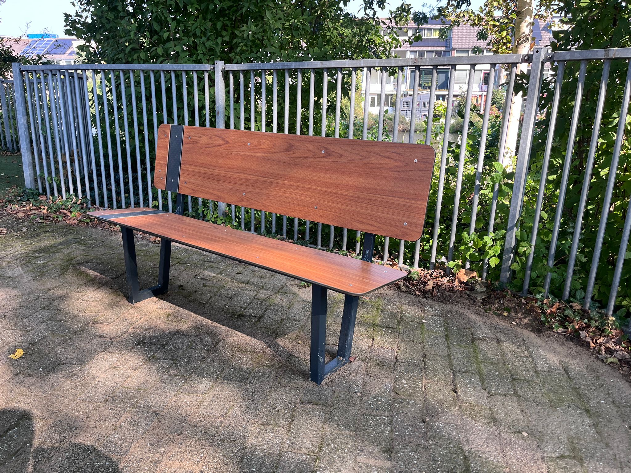 Zitbank met rugleuning (2) Zitbank met rugleuning (2)