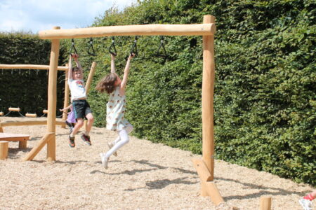 Robinia balanceertoestel Giraf
