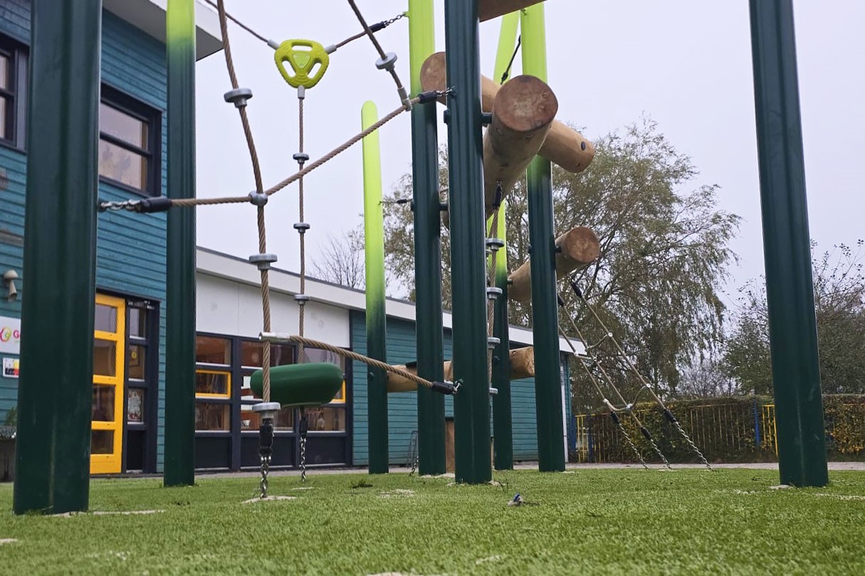 Metalen speeltoestel Ezinge (5)