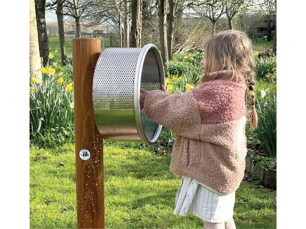 Zandzeef met paal (2)