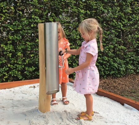 Zandkoker met paal (3)