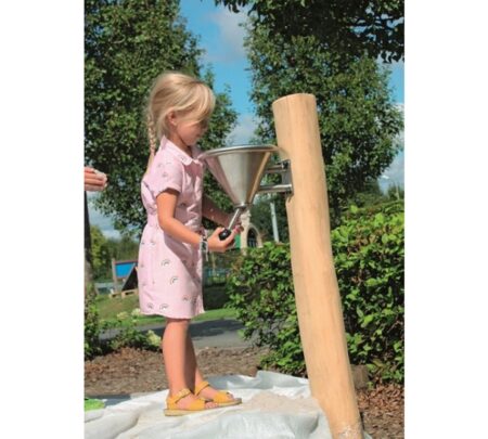 Zandtrechter met paal 5 Zandtrechter met paal 5