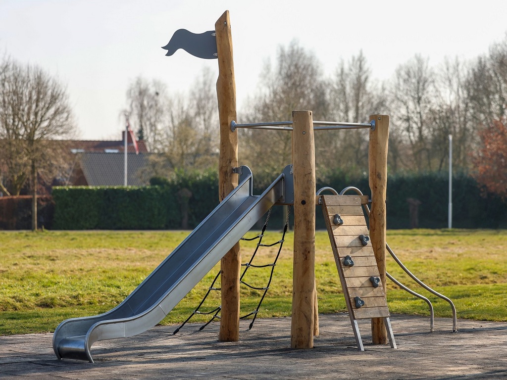 Robinia speeltoren Ivar