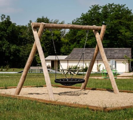 Robinia nestschommel vliegende schotel