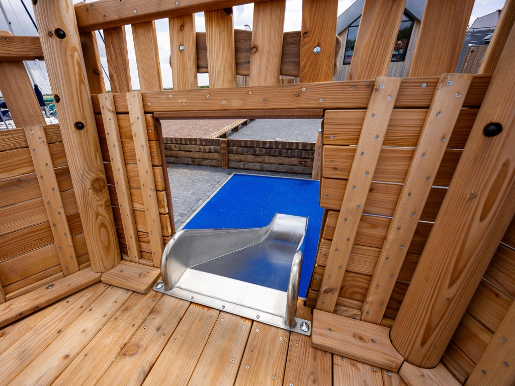 Robinia Piratenboot Albatros (15)