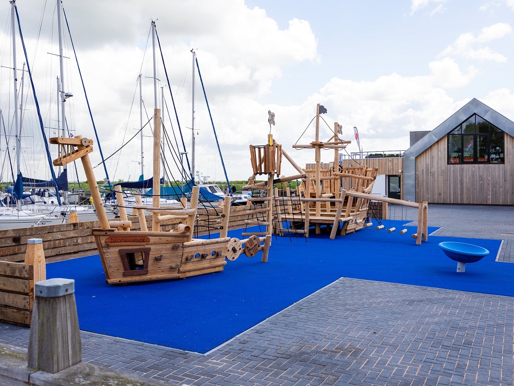 Robinia Piratenboot Albatros (20)