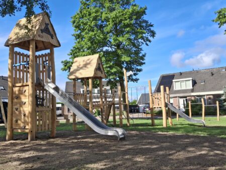 Robinia speeltoestel Razmus (3) Robinia speeltoestel Razmus (3)