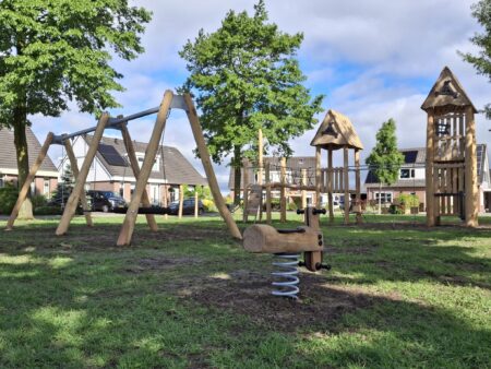 Robinia veerfiguur Emil Robinia veerfiguur Emil