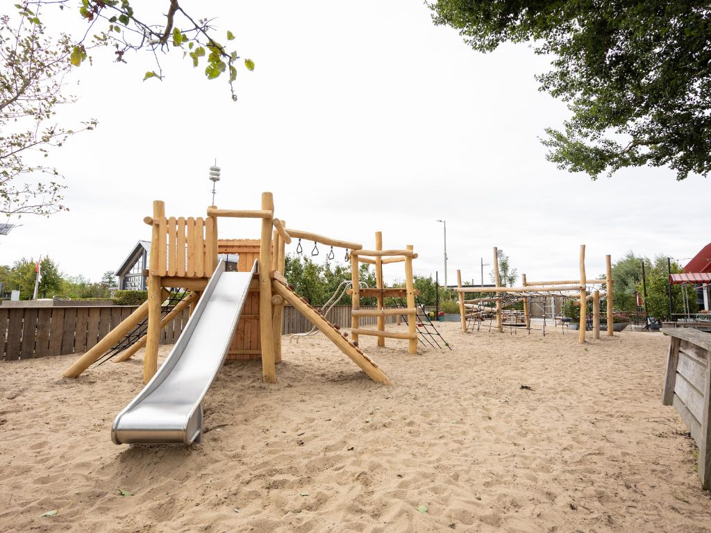 Robinia combi Tovertoren (13)