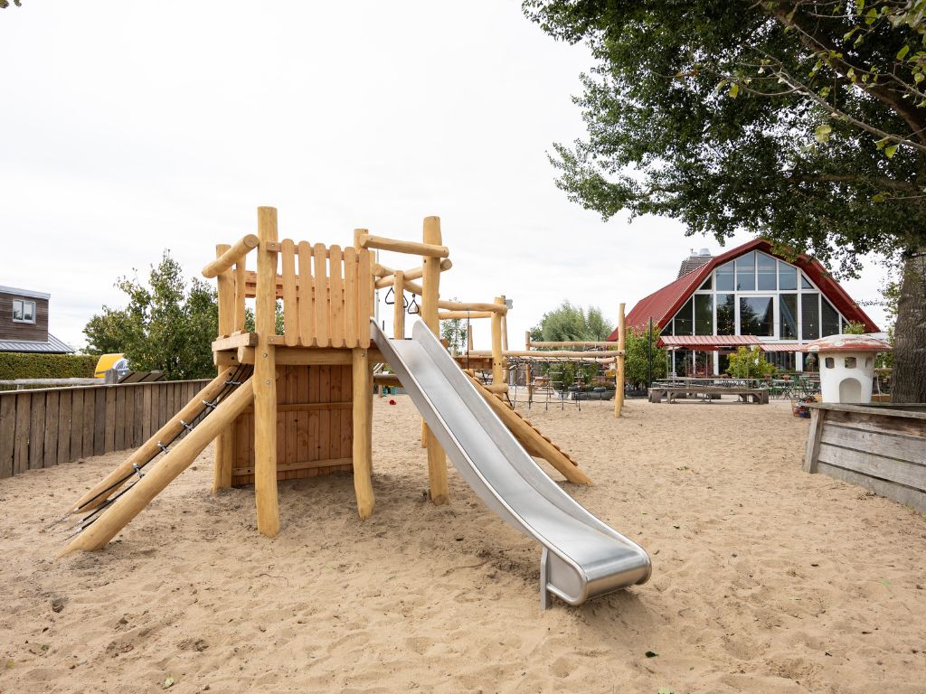 Robinia combi Tovertoren (15)