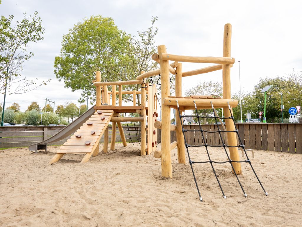 Robinia combi Tovertoren (6)