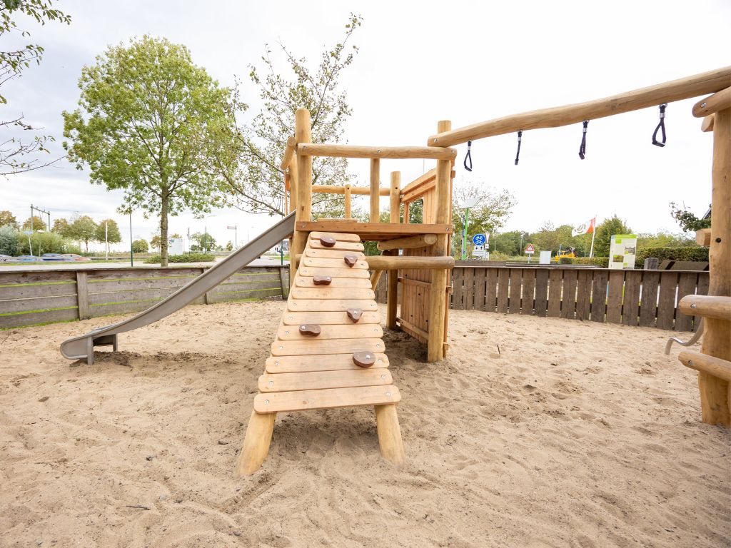 Robinia combi Tovertoren (7)