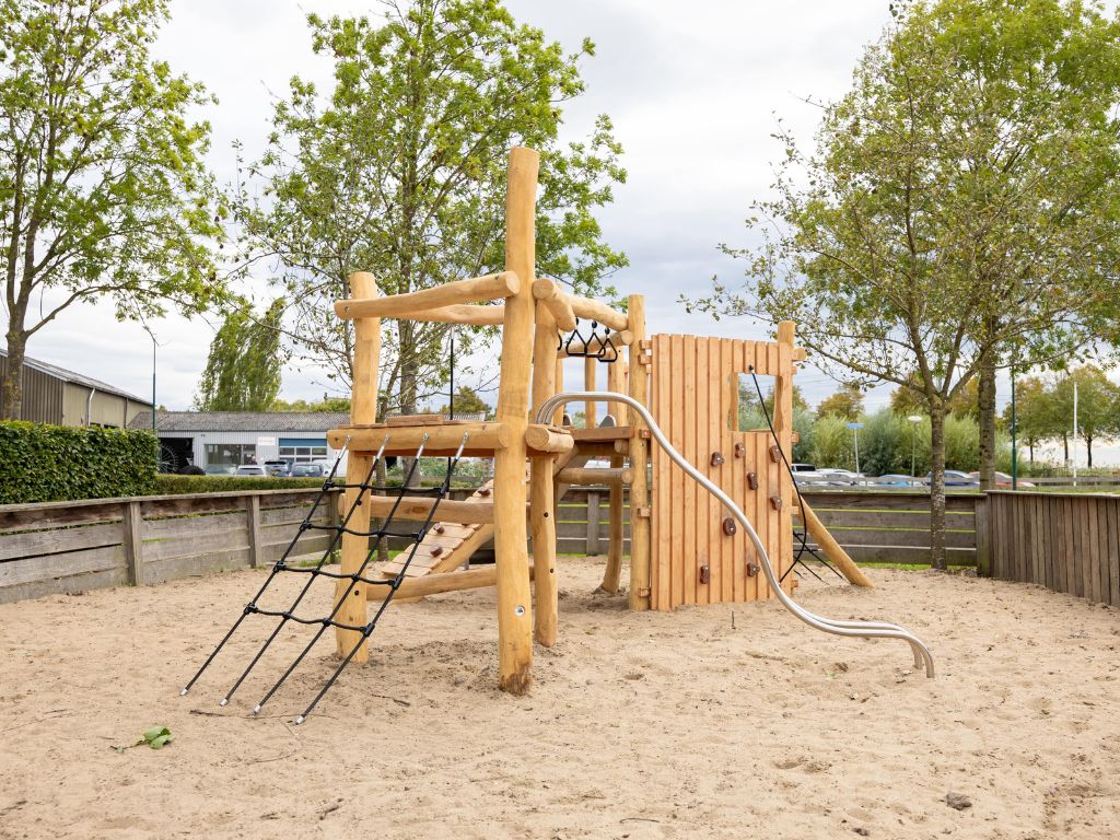 Robinia combi Tovertoren (9)