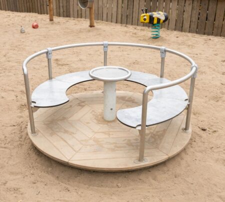 Robinia draaimolen (2) Robinia draaimolen (2)