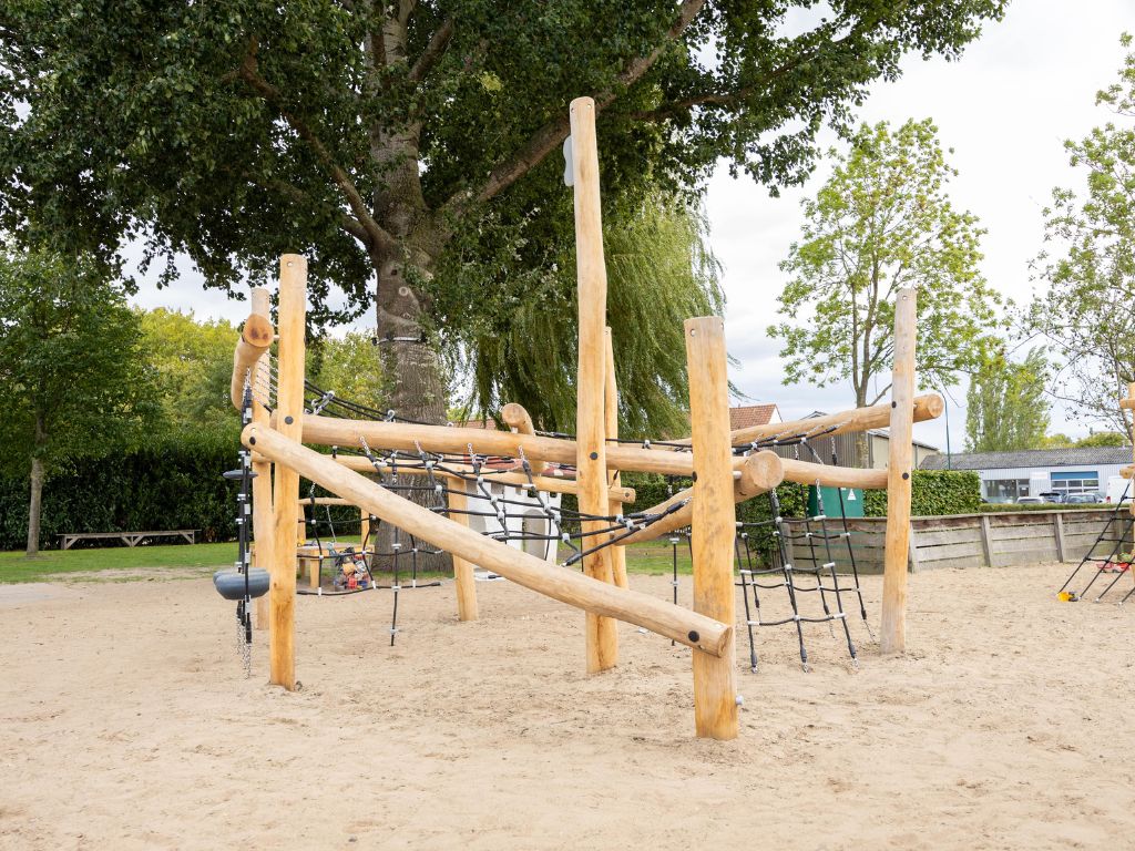 Robinia klimtoestel Torstein (3)