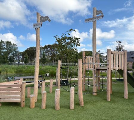 Speelboot Grim (1) Speelboot Grim (1)