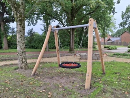 Robinia nestschommel (1)