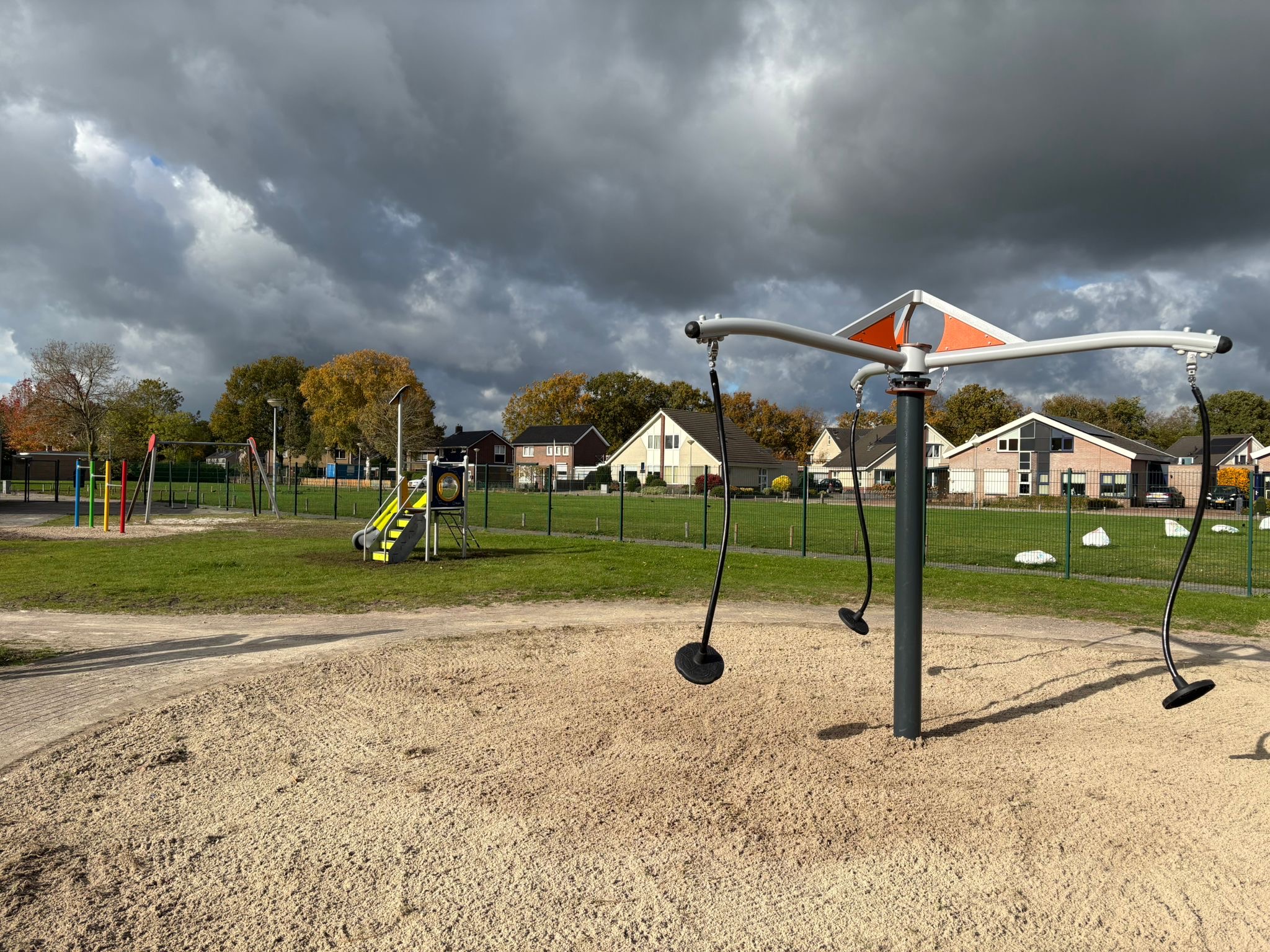 Draaischommel metaal (3)