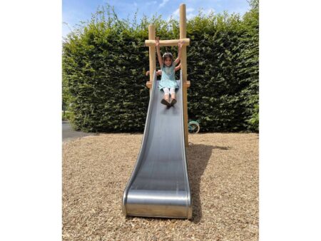 Hoge vrijstaande glijbaan (1)