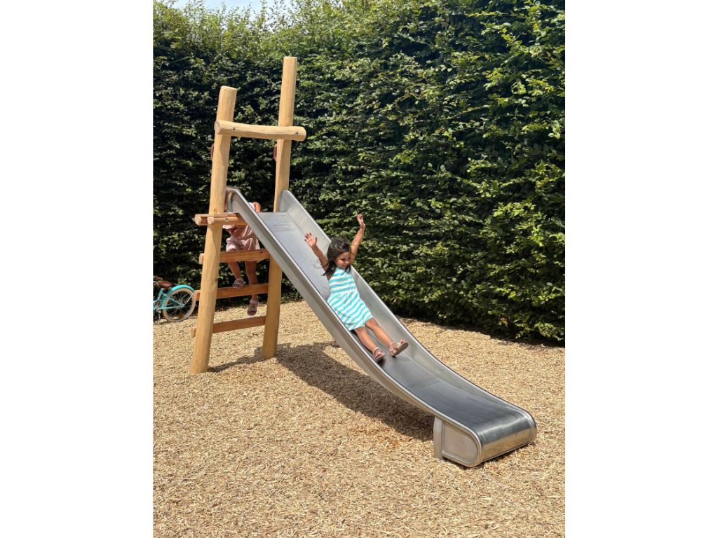 Hoge vrijstaande glijbaan (4)