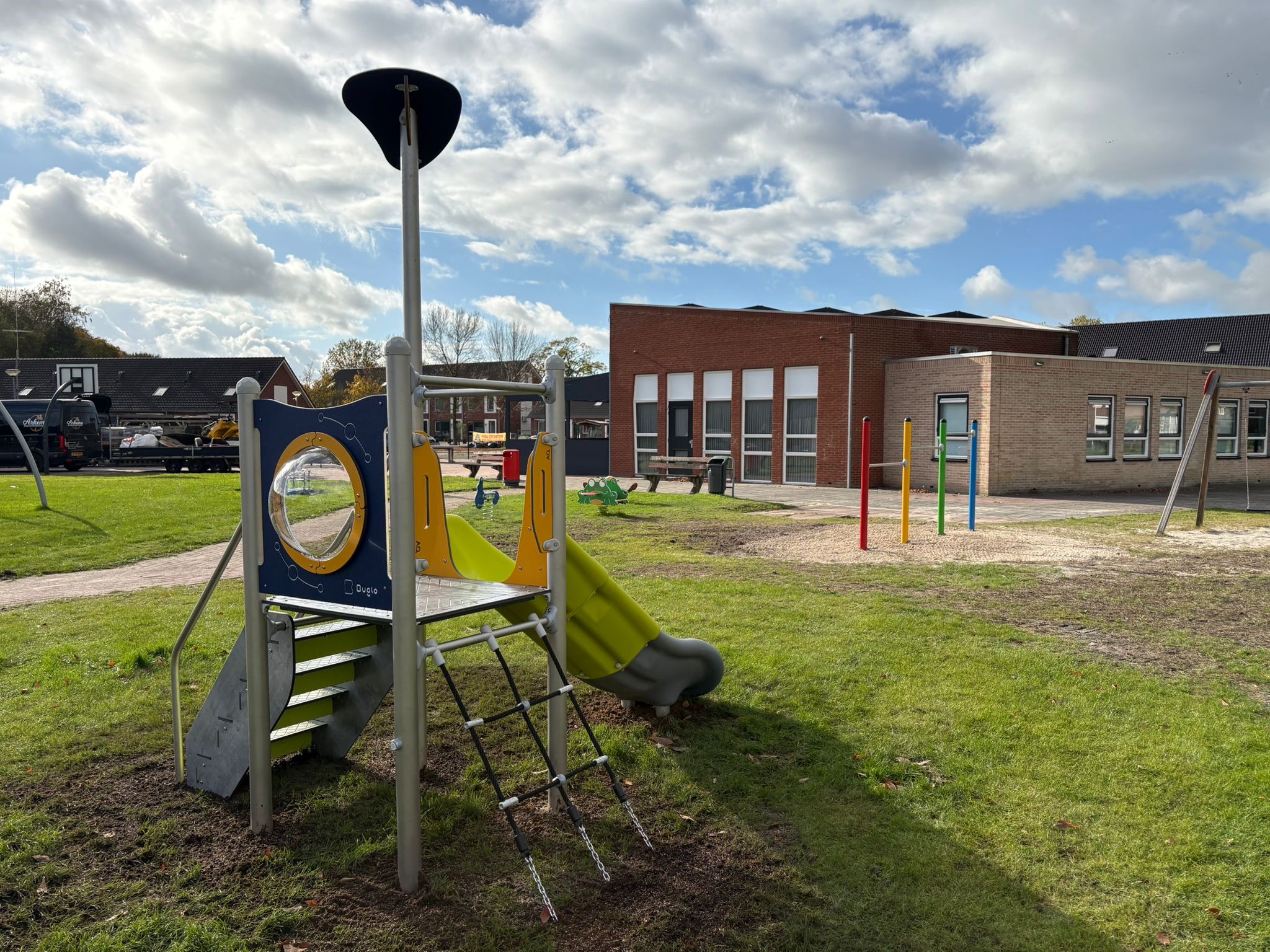 Manchester RVS speeltoestel (3)