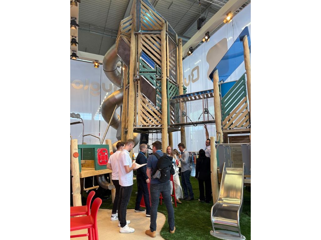 Robinia klimtoren Robinia klimtoren