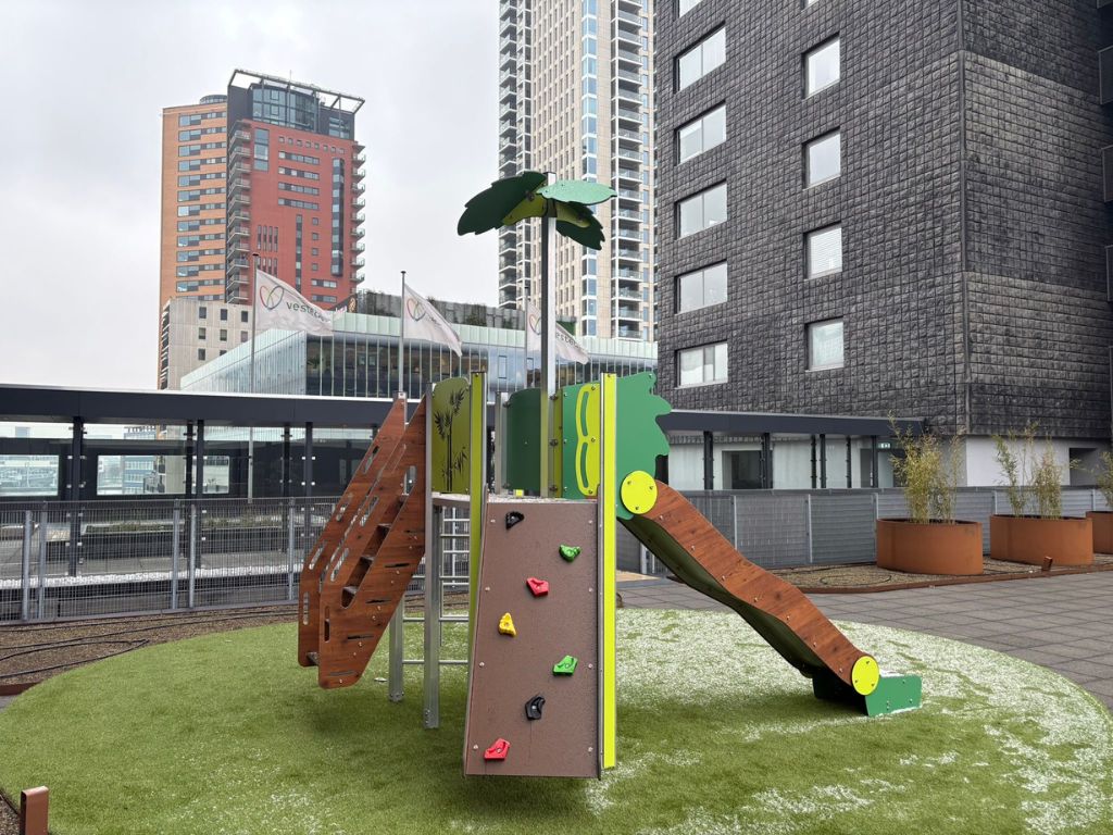 Speeltoestel Leonce (1)