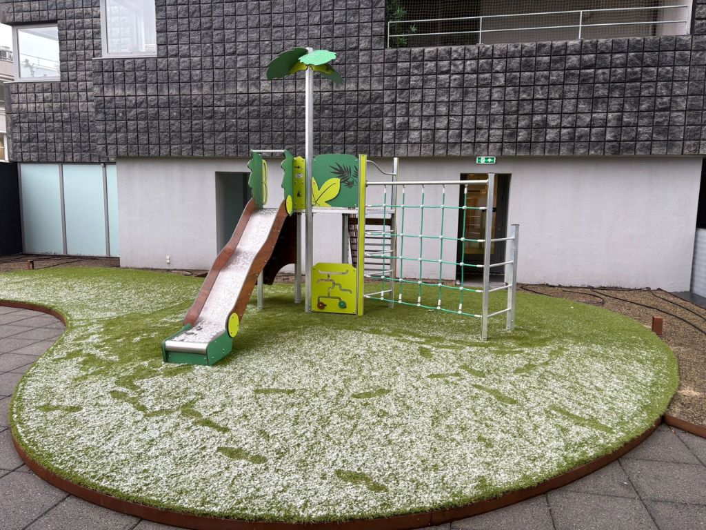 Speeltoestel Leonce (2)