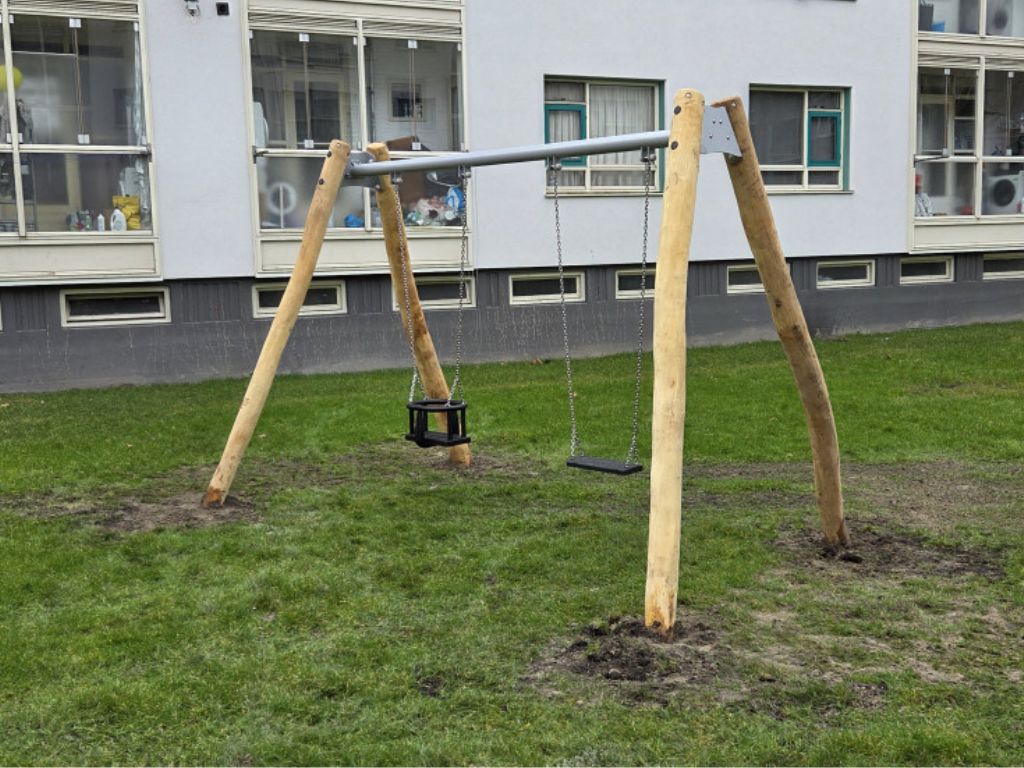 Robinia duo schommel